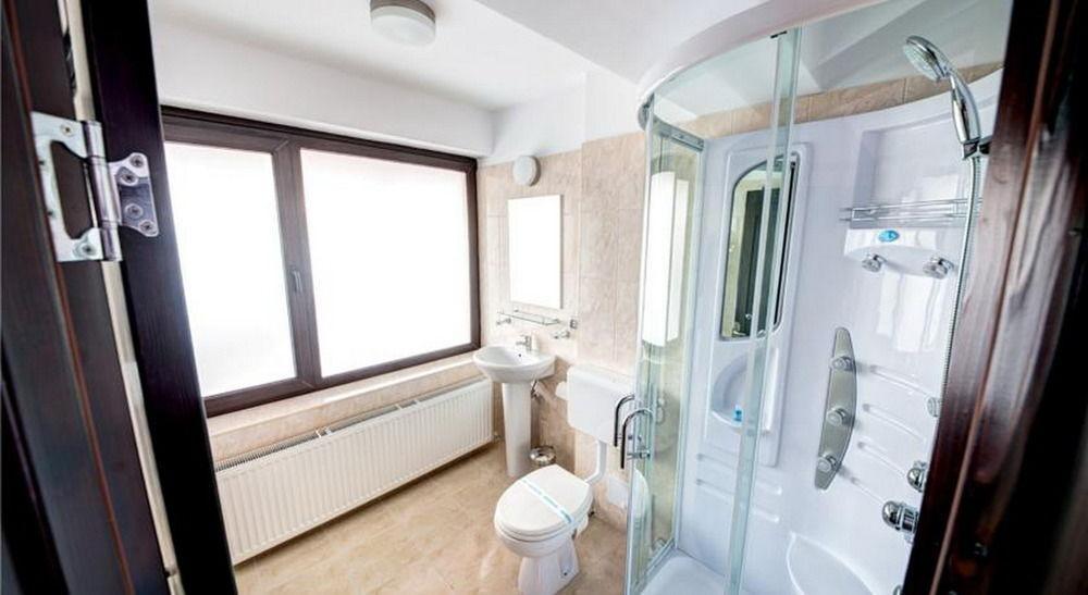 Hotel Pascu ブカレスト エクステリア 写真