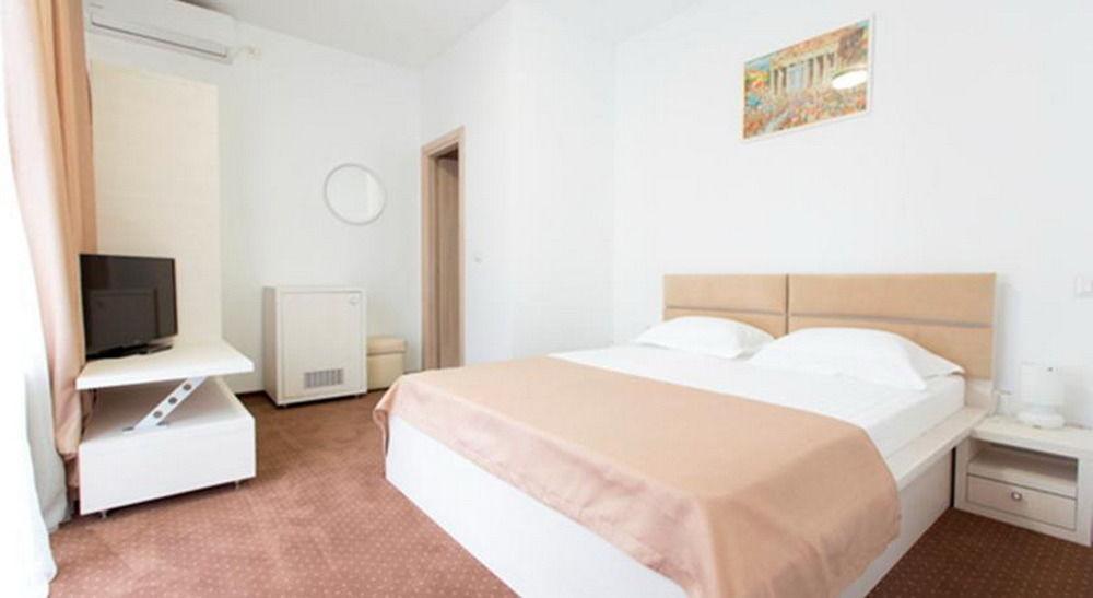 Hotel Pascu ブカレスト エクステリア 写真