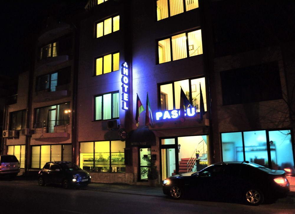 Hotel Pascu ブカレスト エクステリア 写真